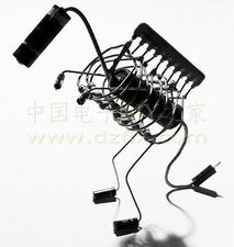 电子元器件组装的机器人 持续进化的智能造物